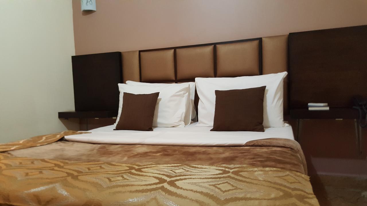 The Big 5 Hotel, Lodge & Camp 루붐바시 외부 사진